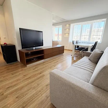 2 Bedroom Citycenter With Sauna And Free Privat Parking Appartamento Pärnu